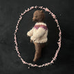 Teddy im beigen Pullover