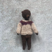 Teddy im beigen Pullover