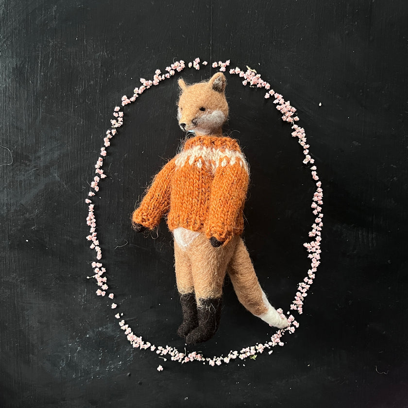 Fuchs mit Pullover